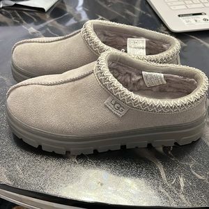 UGG TASMAN CLEAR CAMPFIRE SIZE 7 GREY